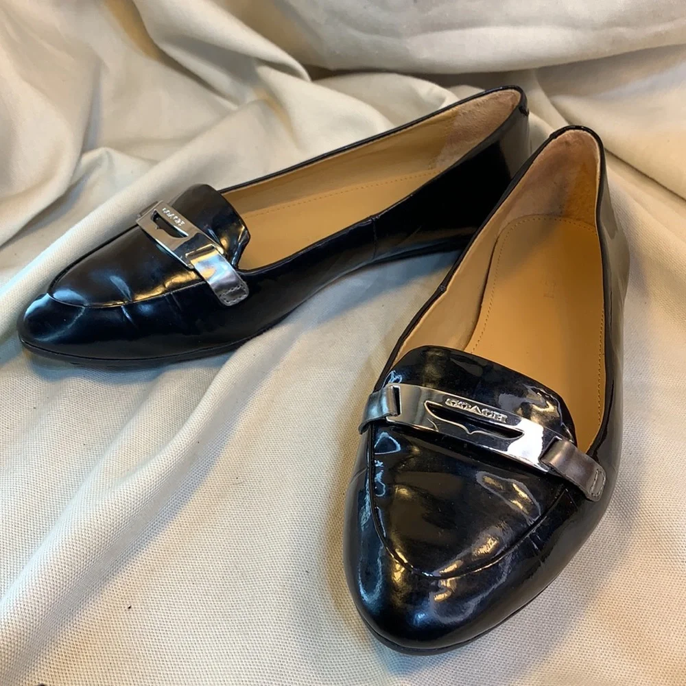 Coach almost NEW leather loafers/flats worn once